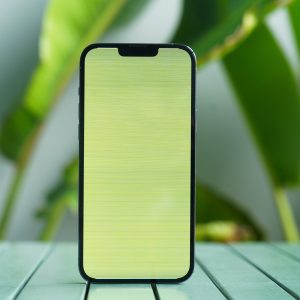 Sửa iPhone 13 Pro Max sọc xanh màn hình