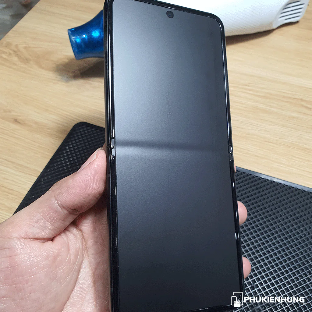 Samsung Z Flip 4 dán PPF nhám chống bám vân tay